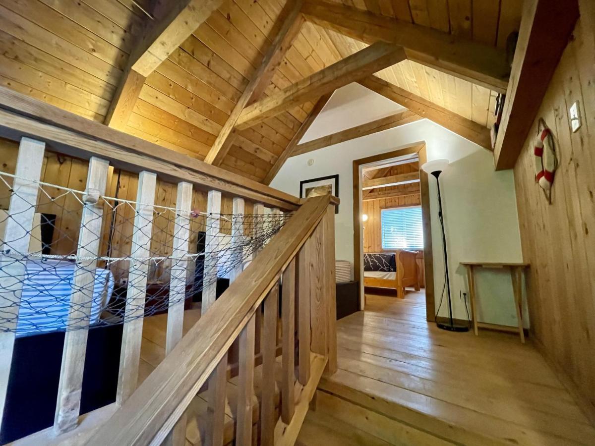 Waterfront Timber Frame Cottage! Ucluelet Exterior photo