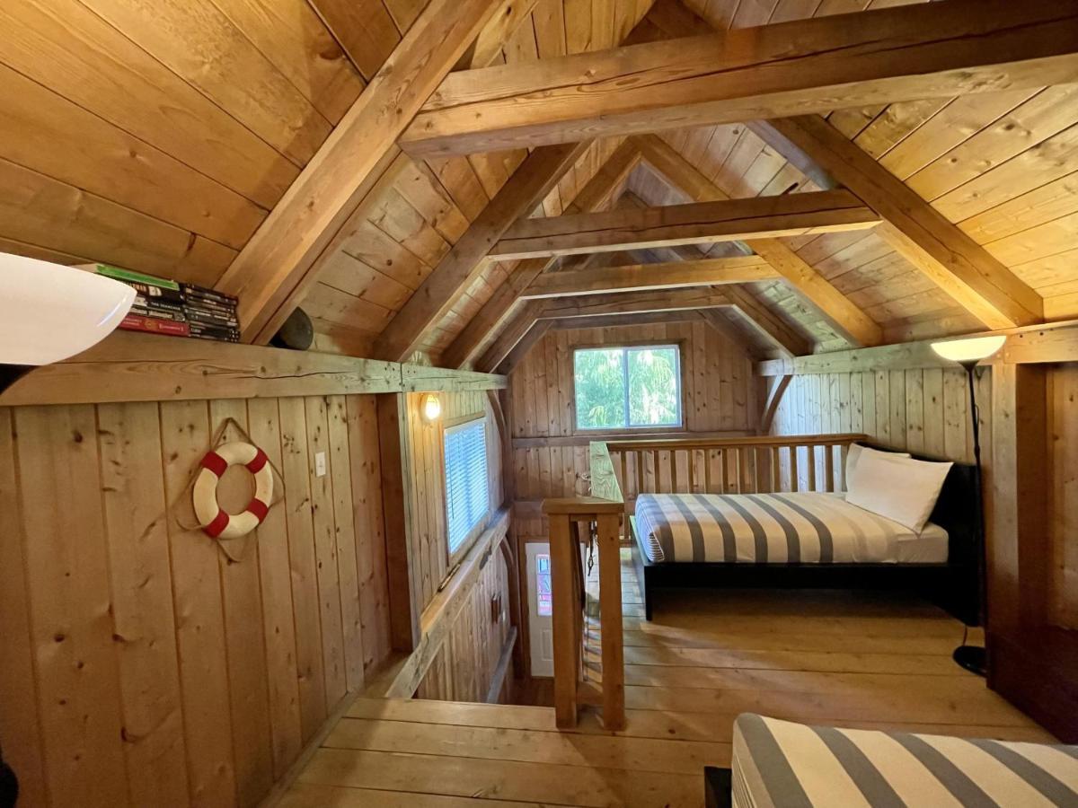 Waterfront Timber Frame Cottage! Ucluelet Exterior photo