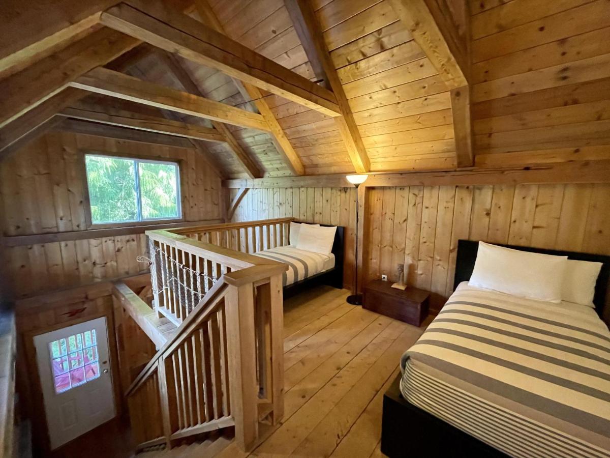 Waterfront Timber Frame Cottage! Ucluelet Exterior photo