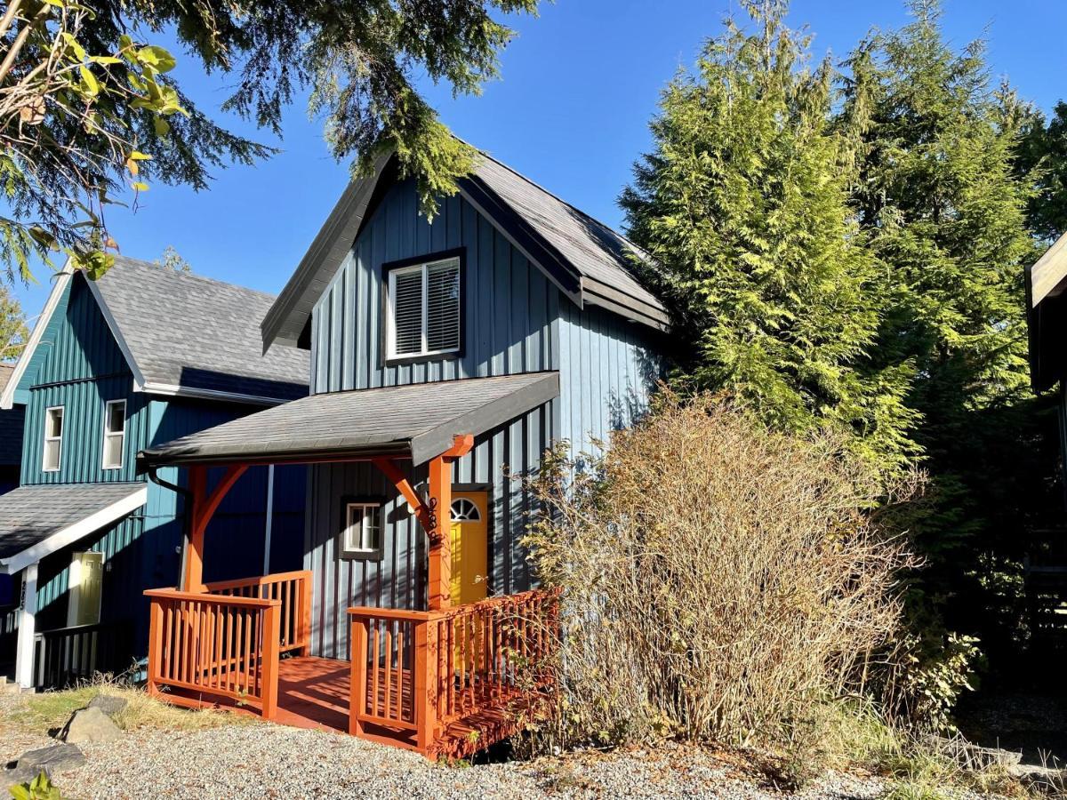 Waterfront Timber Frame Cottage! Ucluelet Exterior photo