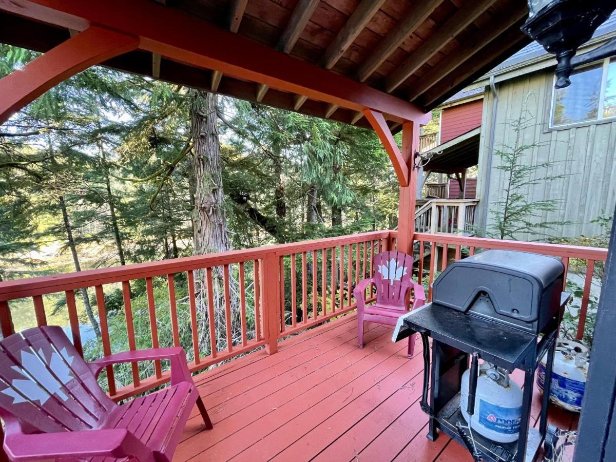 Waterfront Timber Frame Cottage! Ucluelet Exterior photo