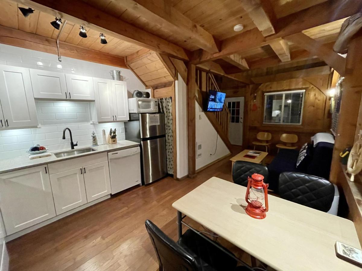 Waterfront Timber Frame Cottage! Ucluelet Exterior photo